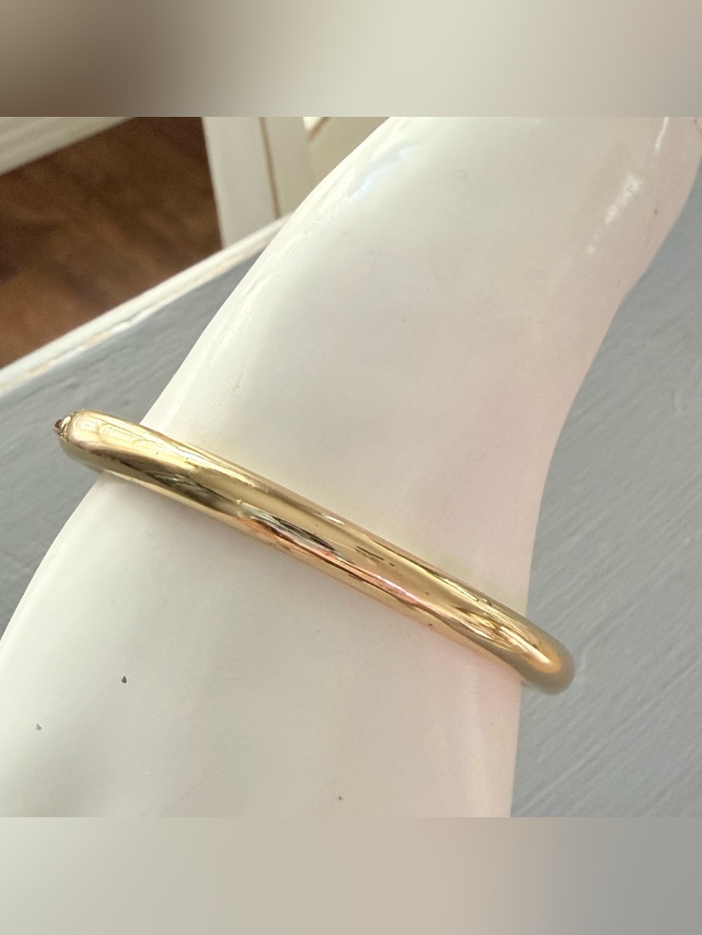 Jenny Bird Classic Gold Women's Hinged Bangle Bracelet